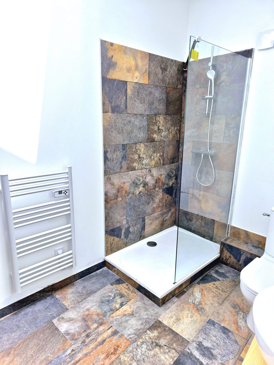 Salle de bain en pierre